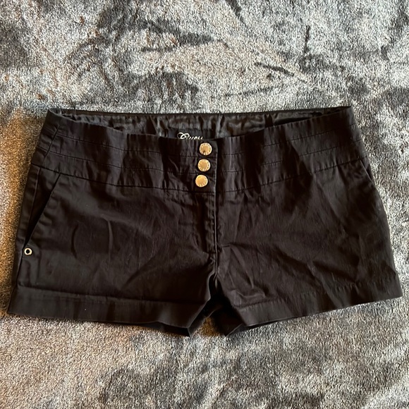 GUESS Black Three Silver Snap Waistband Shorts size 30 - Picture 2 of 9
